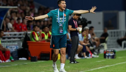 沪媒：邵佳一为考察更多球员付出代价，国足有不少问题需解决